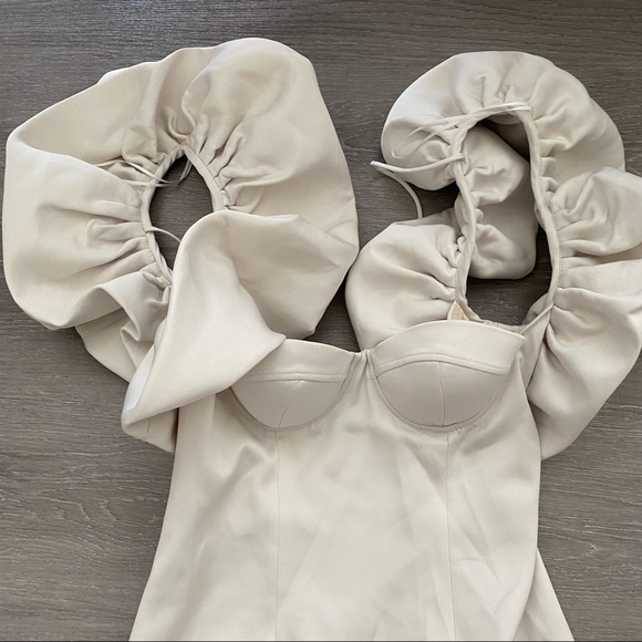 Zara Ruffled Voluminous Dress - Picture 8 of 11